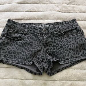mossimo supply co shorts | size: 11 fit: 6 | color: grey, cheetah